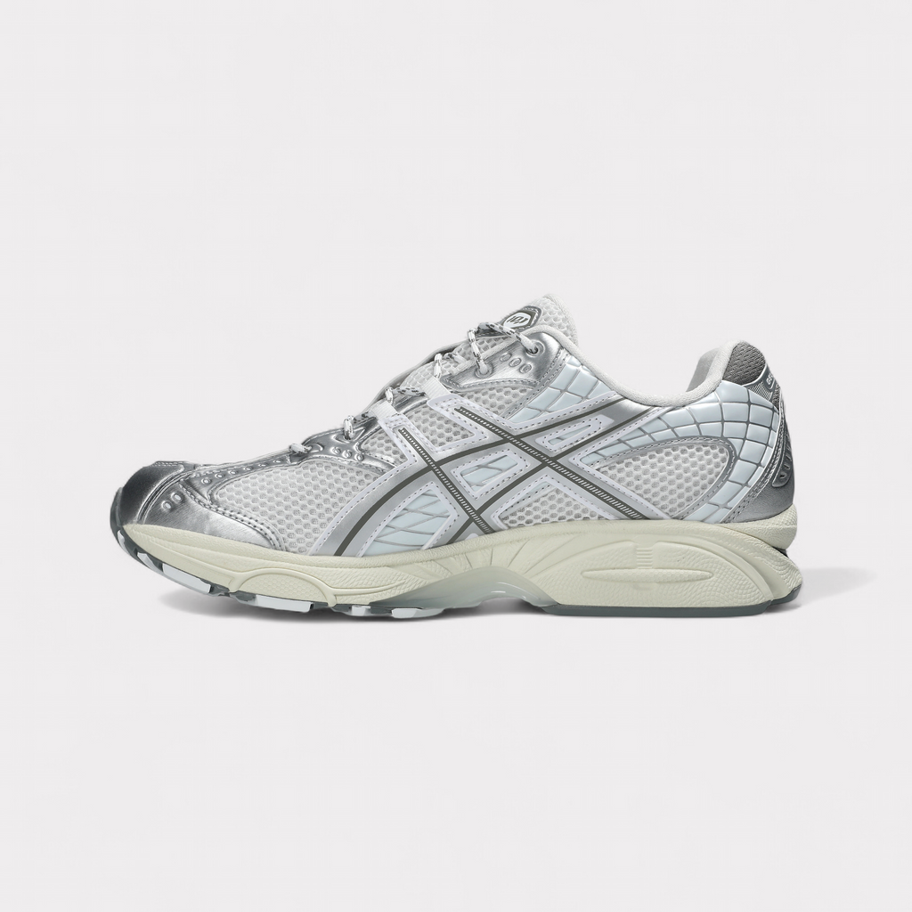 GEL-NIMBUS 10.1 - White Airy Blue