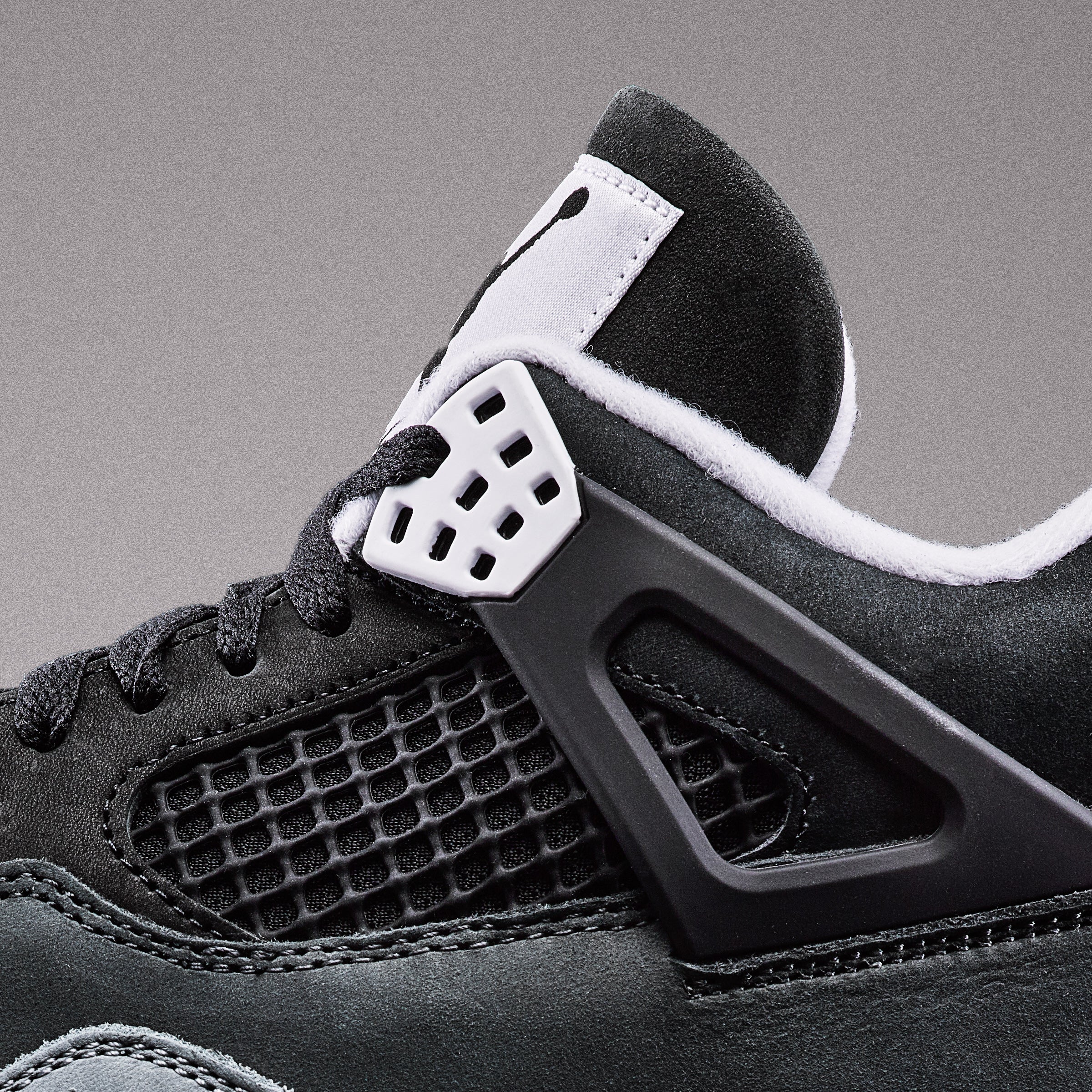 Nike Air Jordan 4 - Fear (2024)
