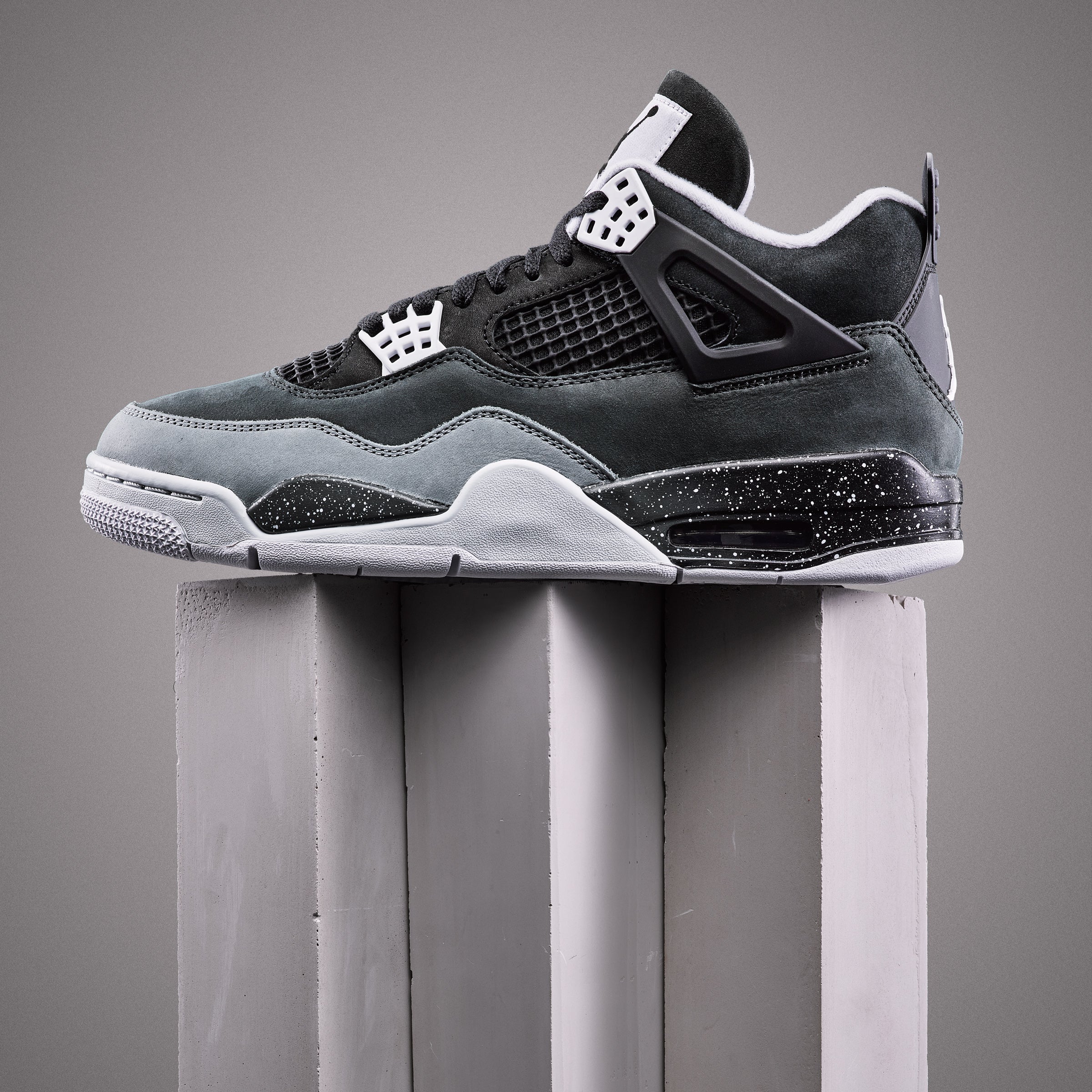 Nike Air Jordan 4 - Fear (2024)