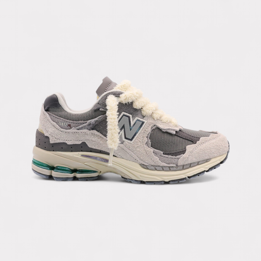 New Balance 2002R Protection Pack Rain Cloud - Fluffy Laces Beige