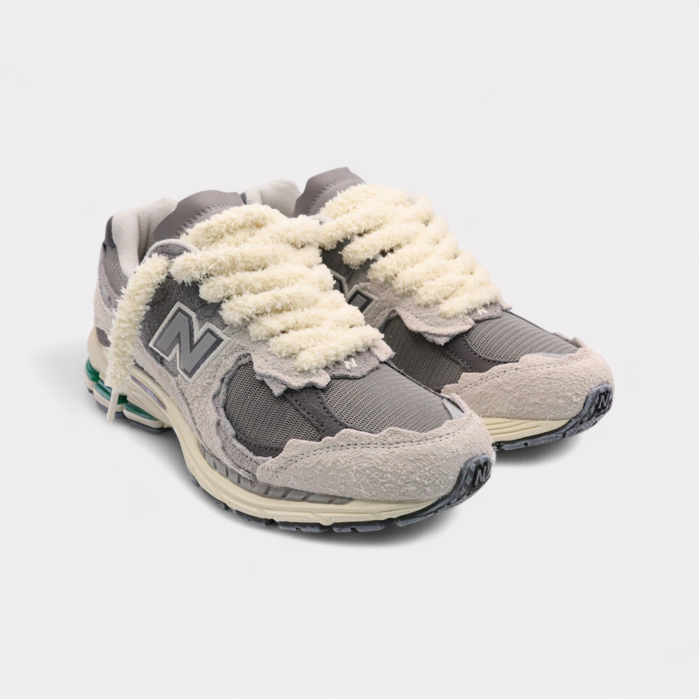 New Balance 2002R Protection Pack Rain Cloud - Fluffy Laces Beige