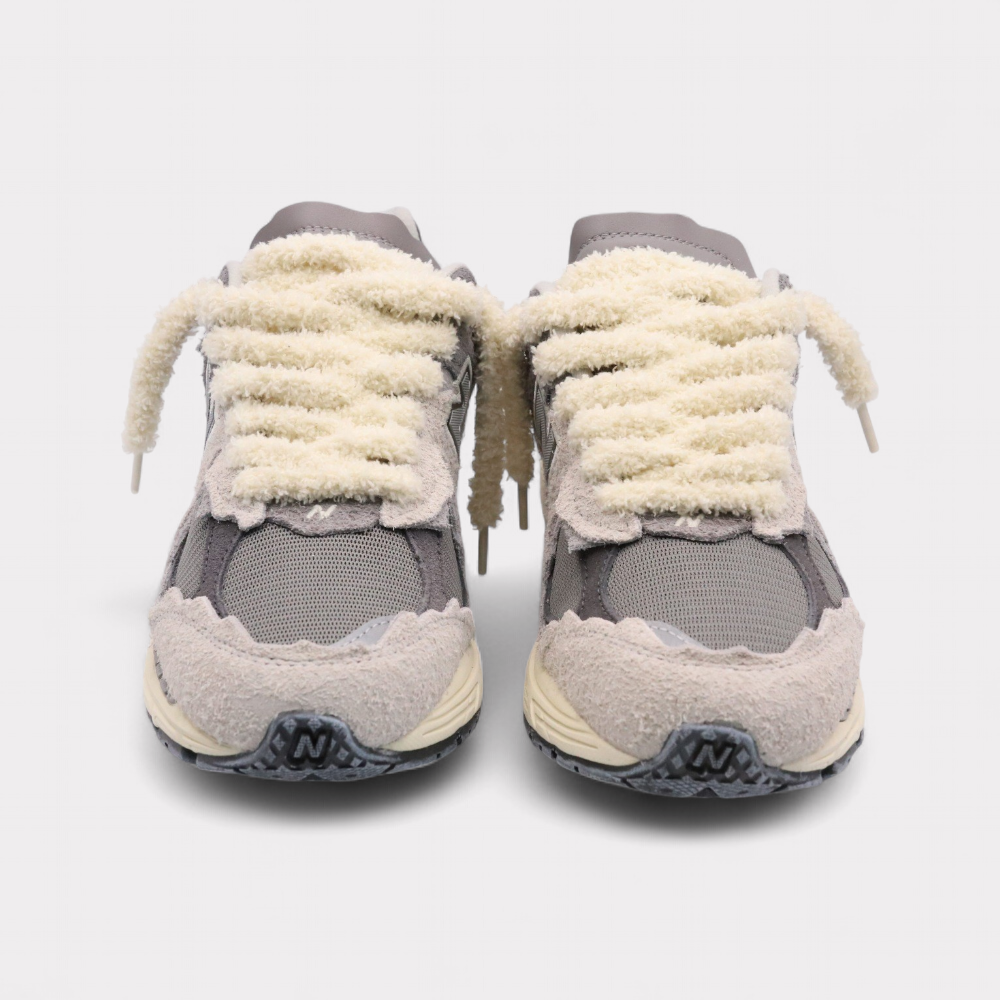 New Balance 2002R Protection Pack Rain Cloud - Fluffy Laces Beige