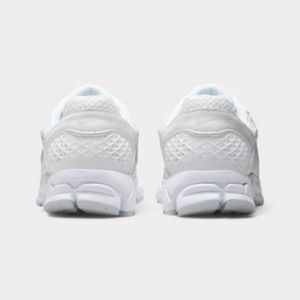 Nike Zoom Vomero 5 - White Silver