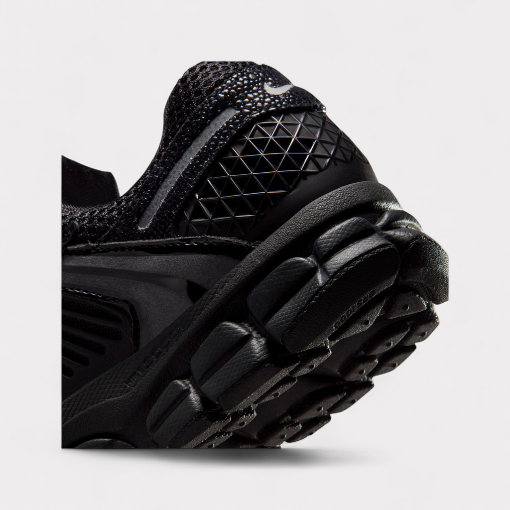 Nike Zoom Vomero 5 - Black Patent