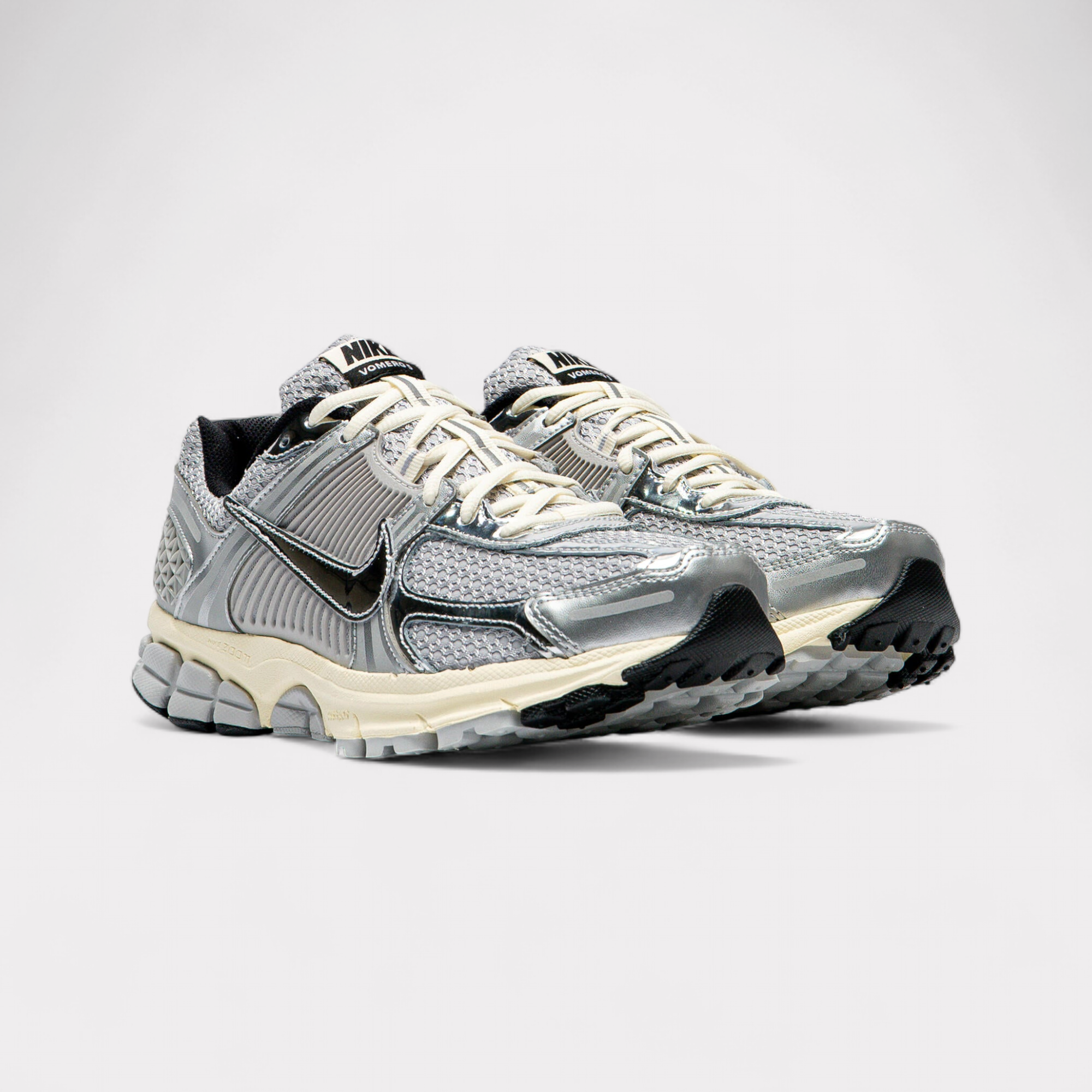 Nike Zoom Vomero 5 - Chrome Coconut