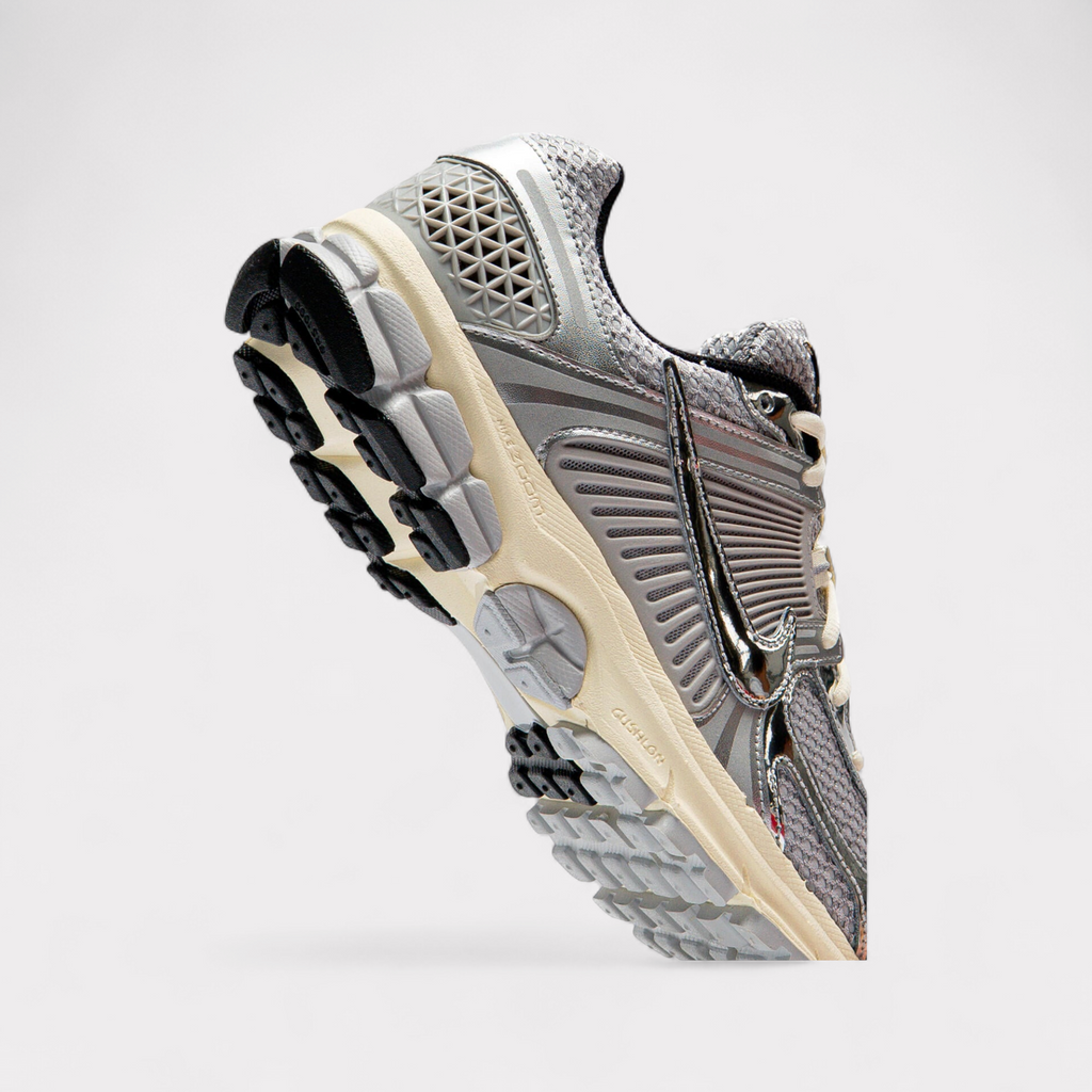 Nike Zoom Vomero 5 - Chrome Coconut
