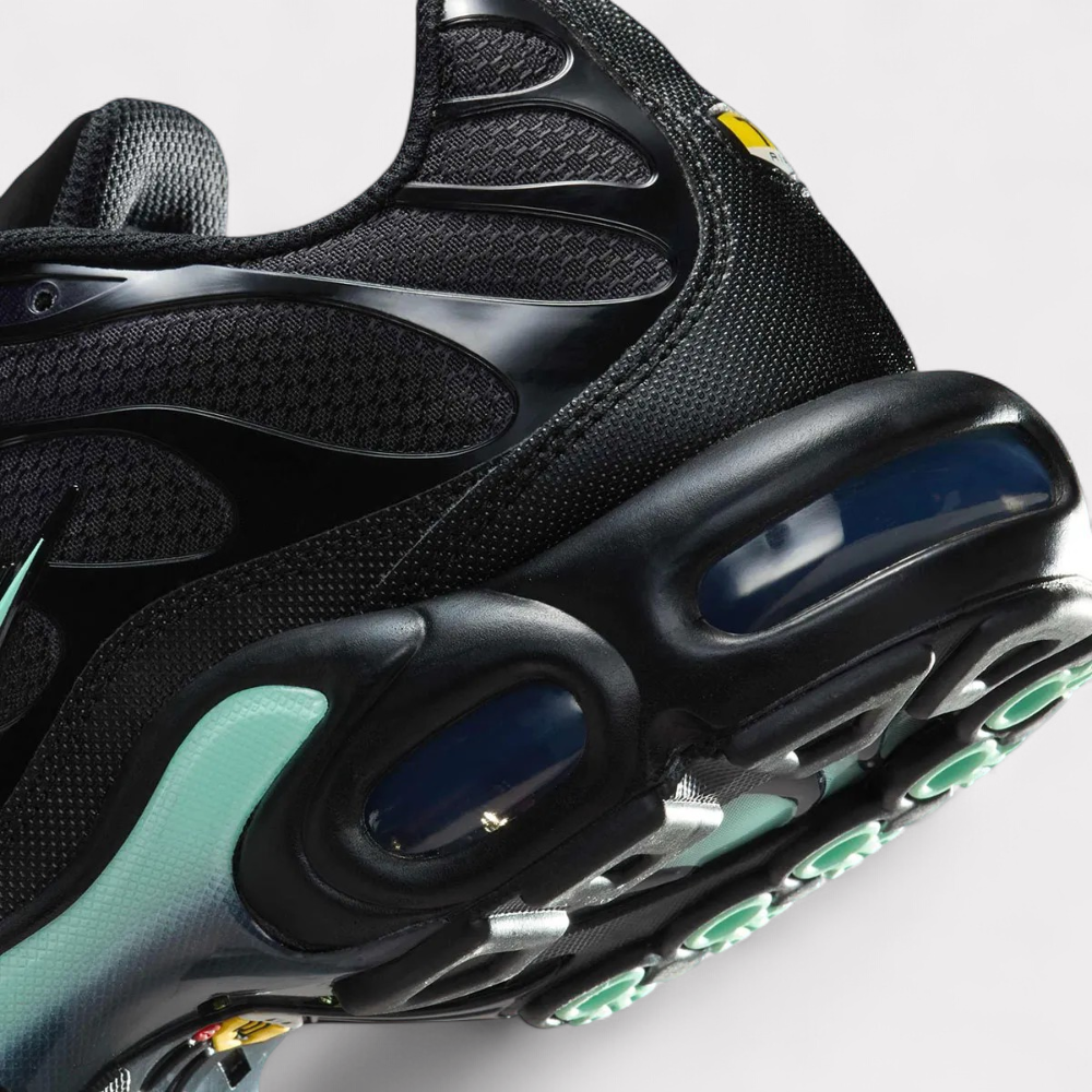 Nike Air Max Plus - Black Mint