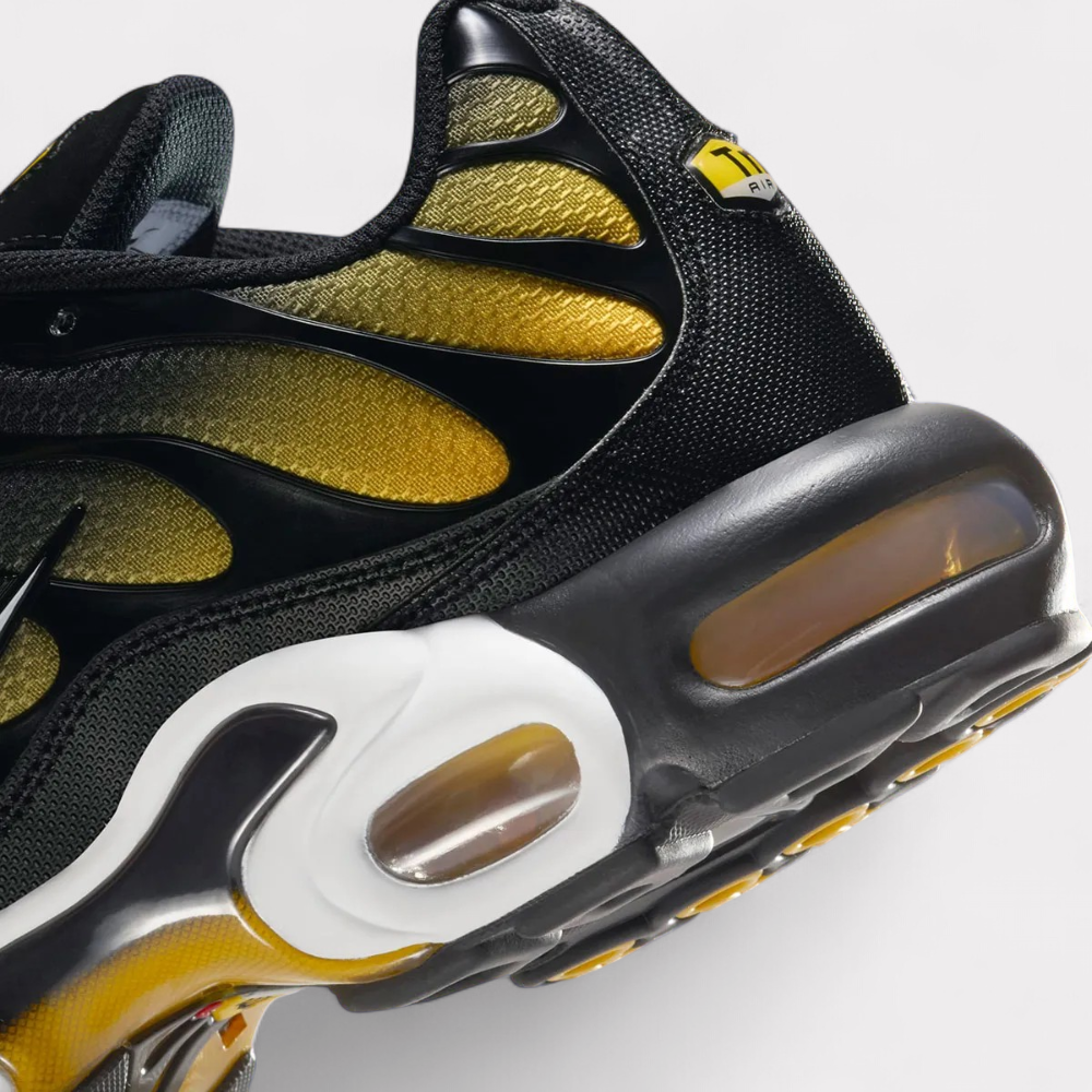 Nike Air Max Plus - Black University Gold