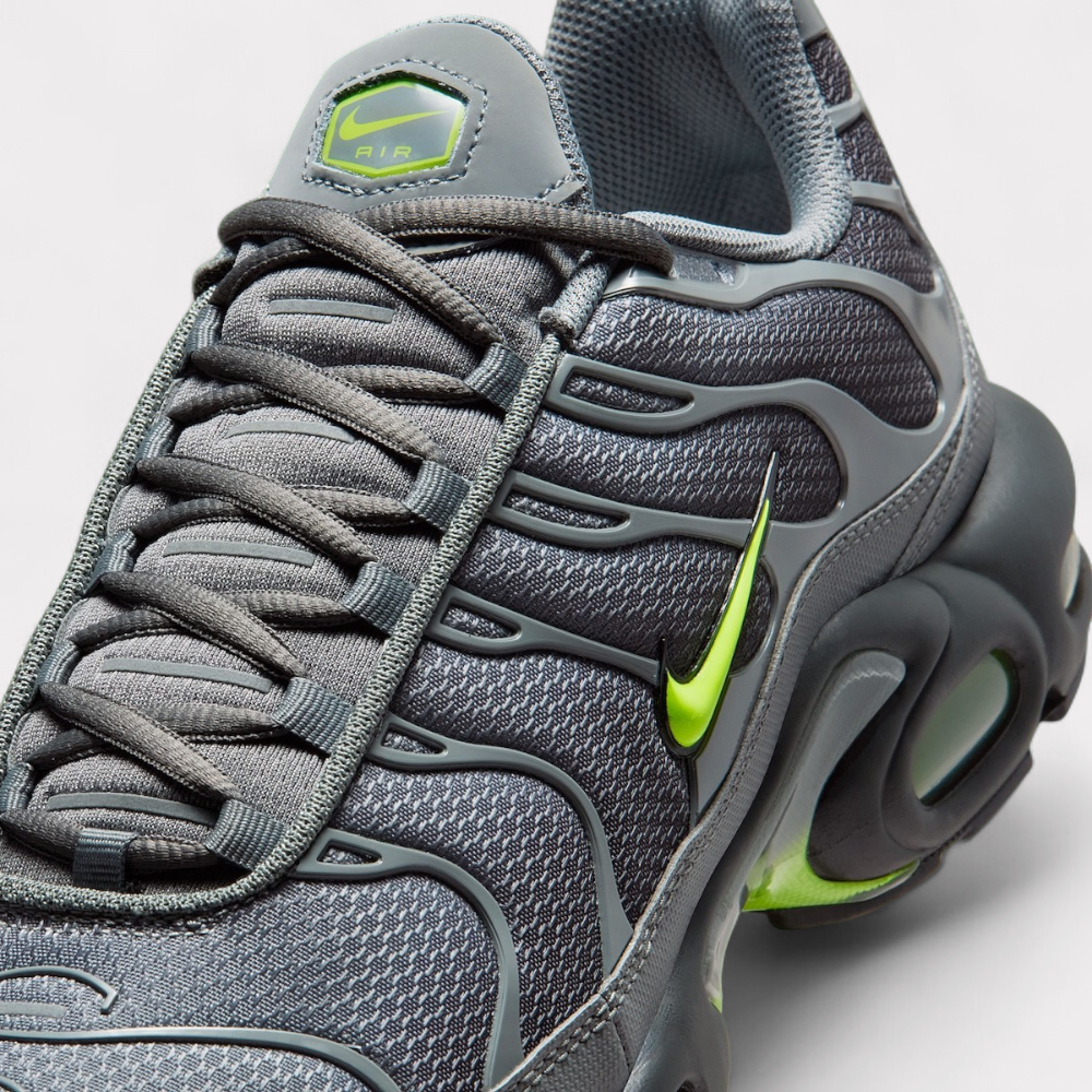 Nike Air Max Plus - Smoke Grey Volt